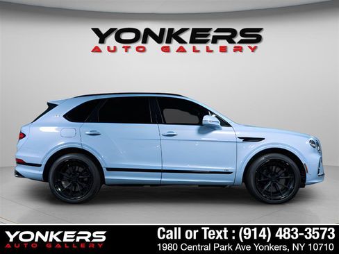 Used 2021 Bentley Bentayga image 11