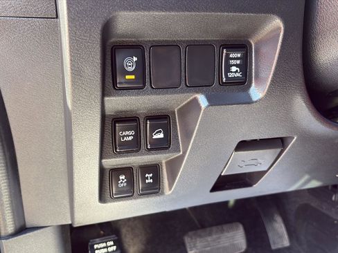 Used 2023 Nissan Frontier PRO-4X w/ Pro Convenience Package image 9