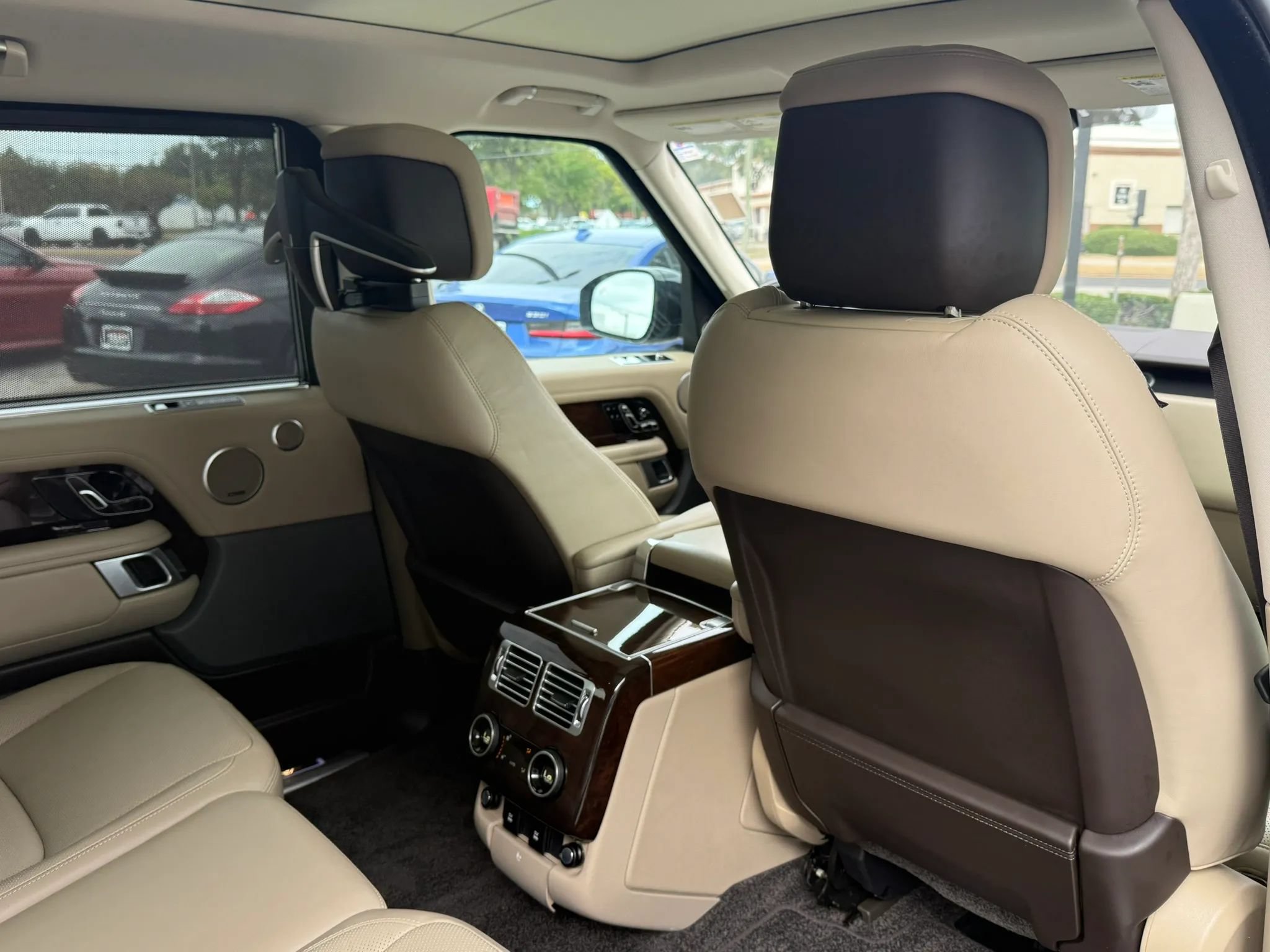Used 2020 Land Rover Range Rover Long Wheelbase HSE AWD/4WD image 24