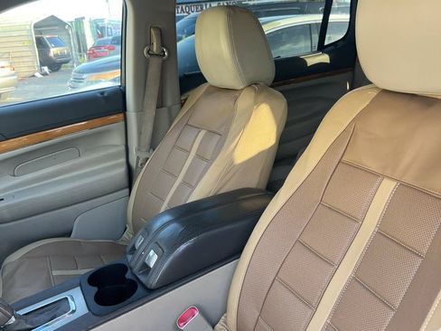 Used 2010 Lincoln MKT 2WD image 10
