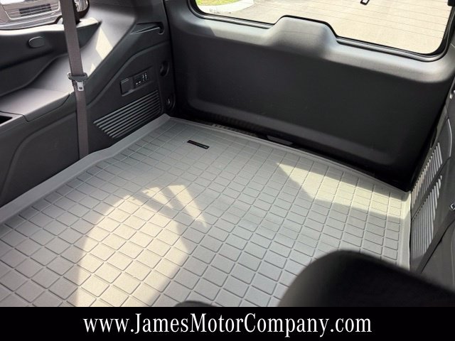 Used 2024 GMC Yukon Denali AWD/4WD image 17