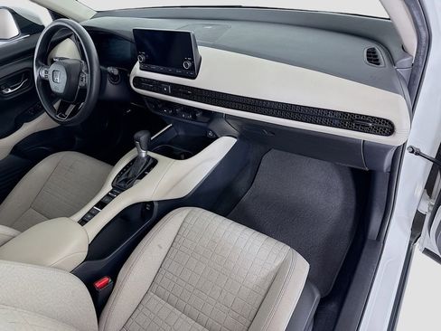 Certified 2024 Honda HR-V LX image 17