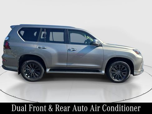 Used 2023 Lexus GX 460 Premium w/ Accessory Package AWD/4WD image 4