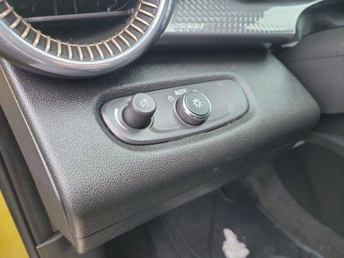 Used 2025 Chevrolet Trax ACTIV w/ Driver Confidence Package image 20