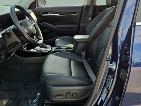 Used 2025 Kia Seltos EX w/ EX Sunroof Package FWD image 9