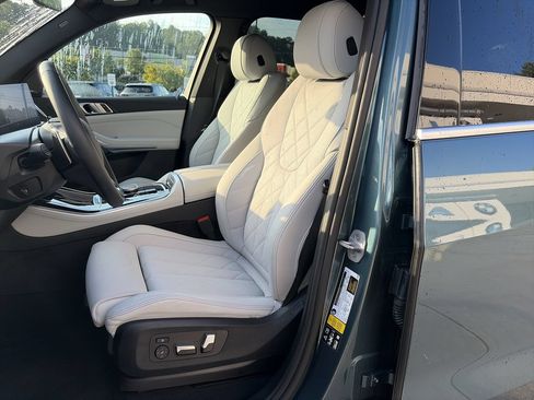 Used 2024 BMW X5 xDrive40i w/ Premium Package AWD/4WD image 14