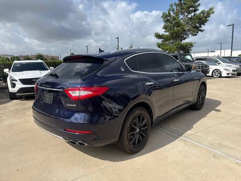 Used 2020 Maserati Levante GranLusso AWD/4WD image 4
