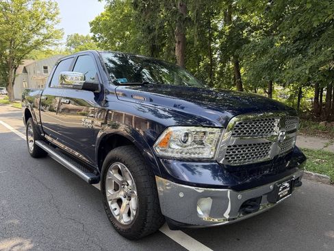 Used 2015 RAM 1500 Laramie w/ Convenience Group AWD/4WD image 4