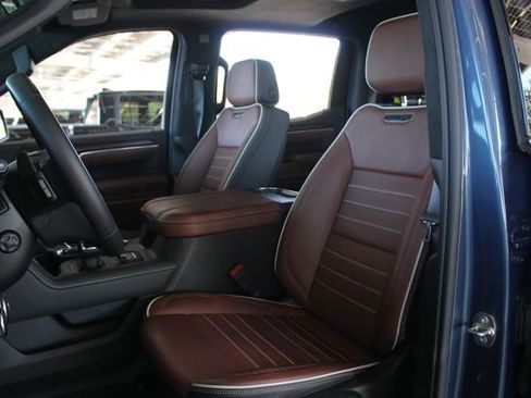 Used 2025 GMC Sierra 1500 Denali Ultimate image 11