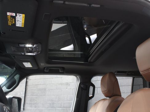 Used 2024 Lexus GX 550 w/ Cold Area Package AWD/4WD image 25