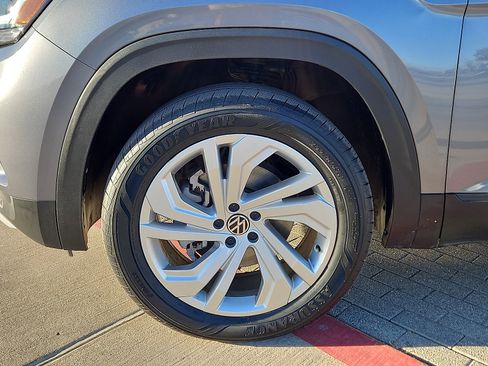 Used 2023 Volkswagen Atlas SE image 5