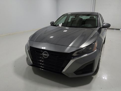 Used 2023 Nissan Altima 2.5 SV image 15