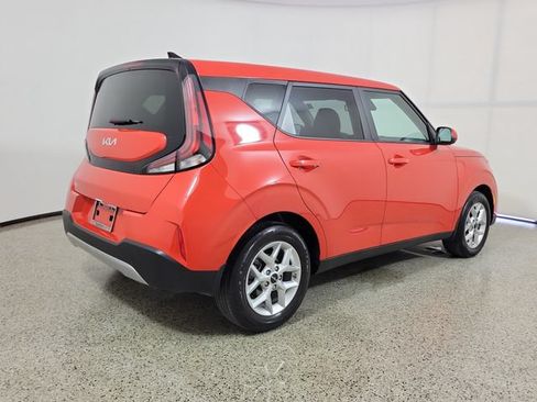 Used 2025 Kia Soul LX w/ LX Technology Package FWD image 5