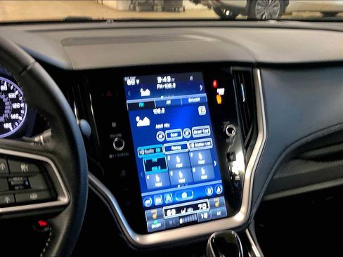 Certified 2025 Subaru Outback Premium image 6