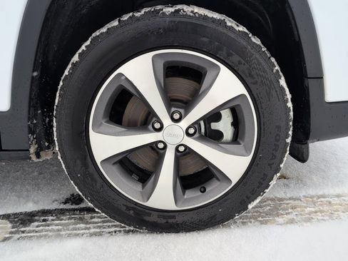 Used 2021 Jeep Cherokee Limited image 12