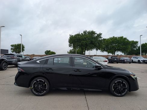 New 2026 Nissan Sentra SR FWD image 3