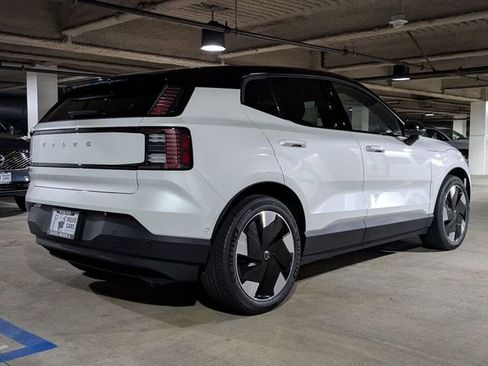 New 2025 Volvo EX30 Ultra w/ Protection Package Premier image 3