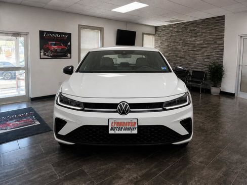 Used 2025 Volkswagen Jetta Sport FWD image 15