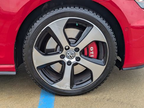 Used 2016 Volkswagen GTI SE w/ Driver Assistance Package image 30