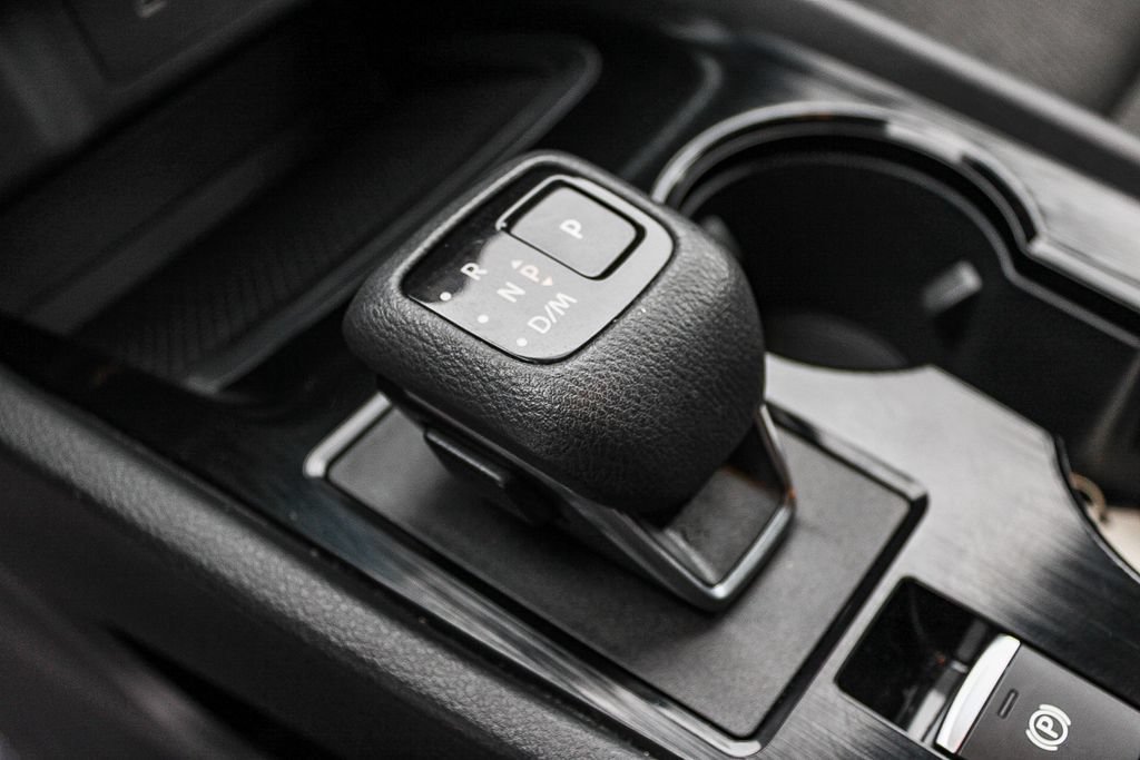 Used 2024 Nissan Rogue SV FWD image 20
