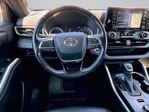 Used 2021 Toyota Highlander XSE AWD/4WD image 15