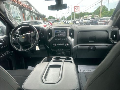 Used 2019 Chevrolet Silverado 1500 Custom w/ Custom Value Package AWD/4WD image 13