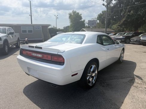 Used 2011 Dodge Challenger RWD image 5