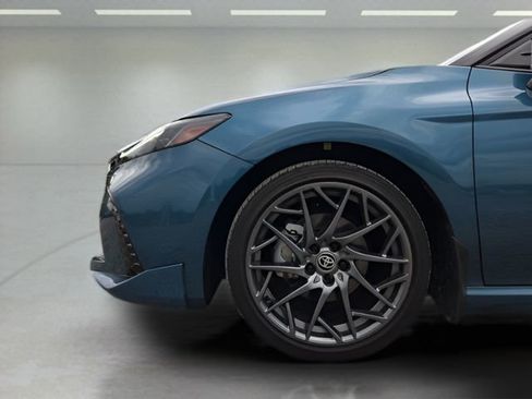 Used 2025 Toyota Camry XSE FWD image 14