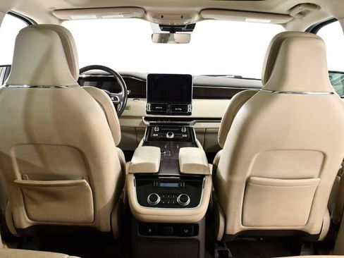 Used 2020 Lincoln Navigator Reserve w/ Luxury Package AWD/4WD image 17