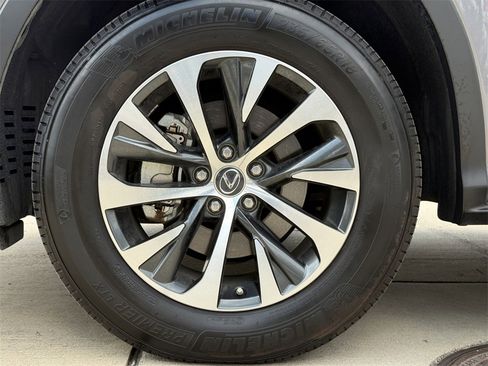 Used 2022 Lexus RX 450h AWD image 9