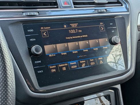 Used 2022 Volkswagen Tiguan SEL R-Line image 23