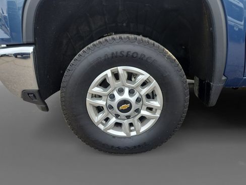Used 2025 Chevrolet Silverado 2500 LT AWD/4WD image 16
