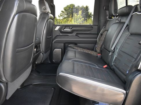 Used 2025 GMC Sierra 2500 AT4X AWD/4WD image 15