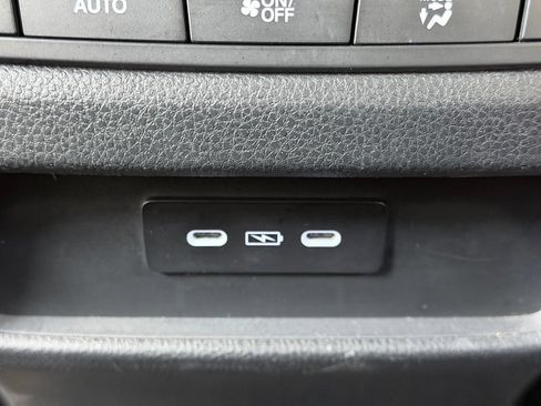 Used 2025 Honda Pilot Touring image 29