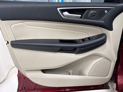 Used 2019 Ford Edge Titanium image 17