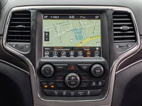 Used 2018 Jeep Grand Cherokee Overland AWD/4WD image 13