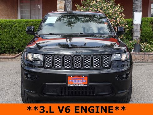 Used 2019 Jeep Grand Cherokee Altitude image 3