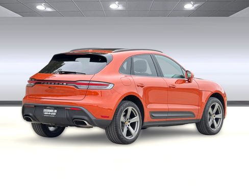 Used 2024 Porsche Macan AWD/4WD image 8