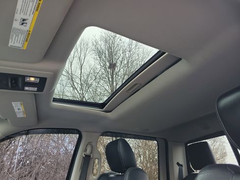 Used 2014 RAM 2500 Laramie w/ Black Appearance Group image 17