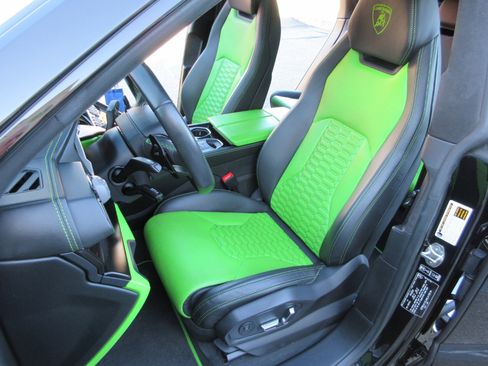 Used 2022 Lamborghini Urus image 13