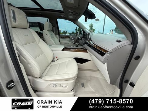 Used 2024 Cadillac Escalade ESV Sport Platinum w/ Heavy-Duty Trailer Package AWD/4WD image 33