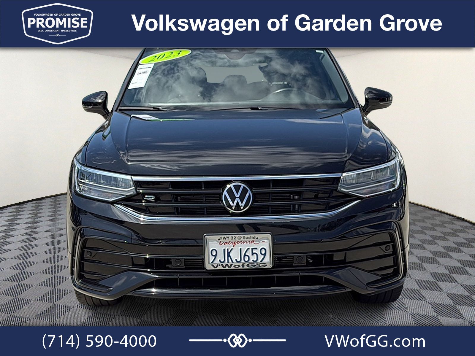 Used 2023 Volkswagen Tiguan SE R-Line FWD image 3