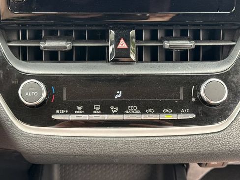 Used 2024 Toyota Corolla LE FWD image 28