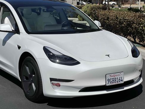 Used 2023 Tesla Model 3 Standard Range image 48
