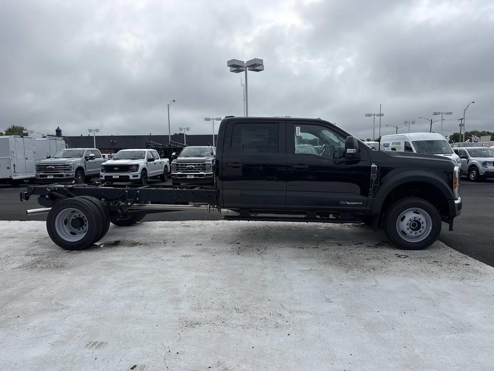 New 2026 Ford F550 4x4 Crew Cab Super Duty image 2