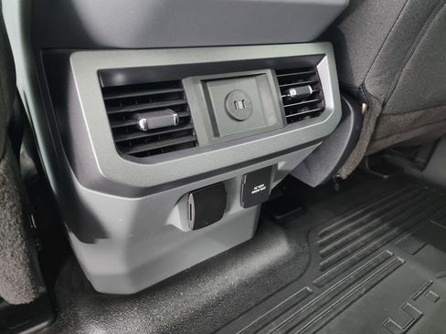 Used 2023 Ford F350 XLT image 35