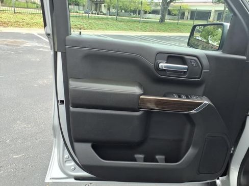 Used 2022 Chevrolet Silverado 1500 LT RWD image 17