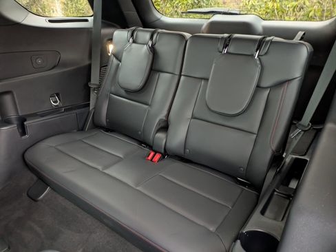 Certified 2025 Ford Explorer ST-Line w/ Premium Package image 30