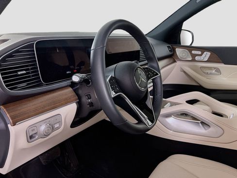 New 2025 Mercedes-Benz GLE 450 4MATIC image 9