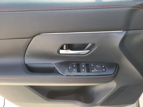 New 2026 Nissan Kicks SR image 18